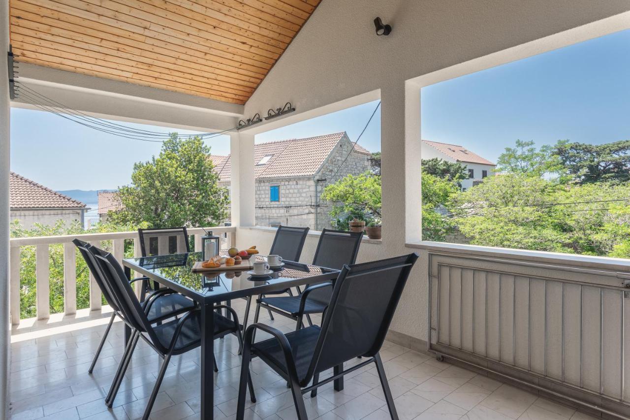 Center Apartment Golden Ray Бол Экстерьер фото