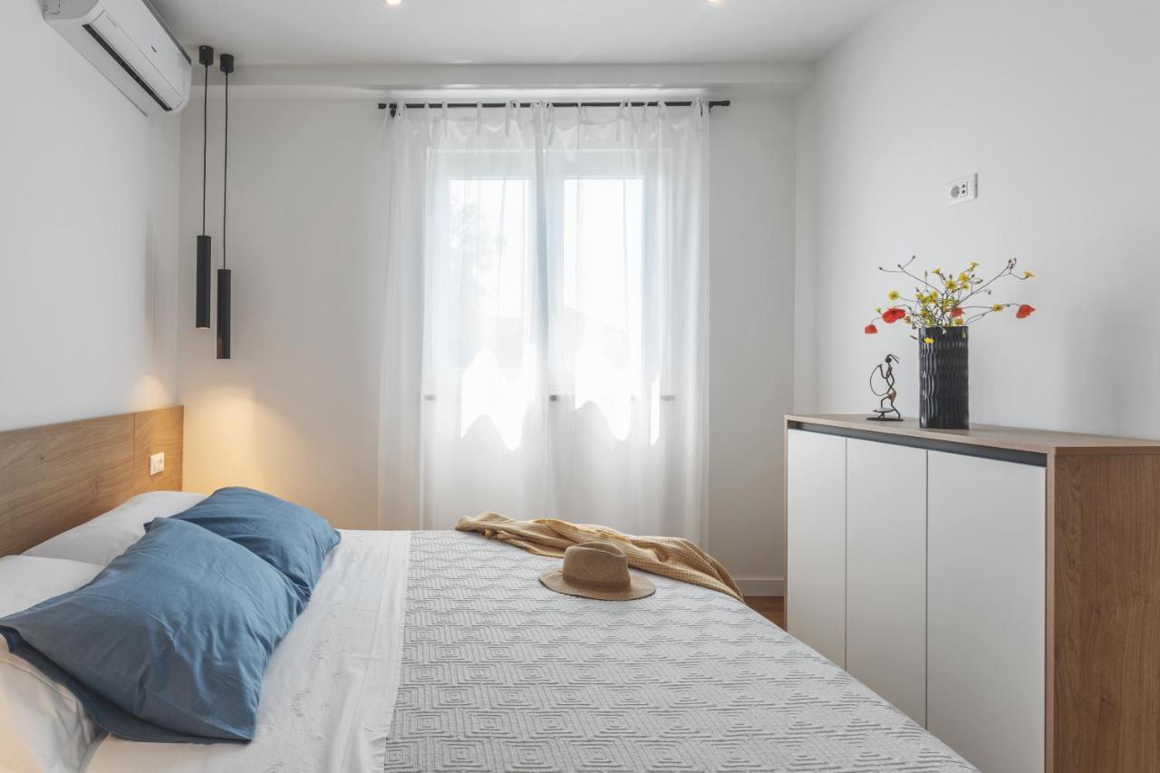 Center Apartment Golden Ray Бол Экстерьер фото