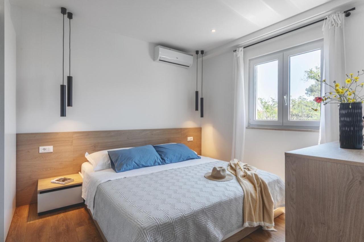 Center Apartment Golden Ray Бол Экстерьер фото