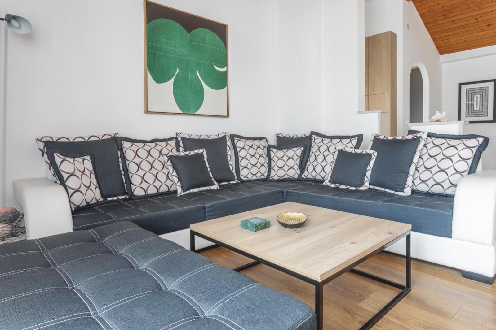 Center Apartment Golden Ray Бол Номер фото